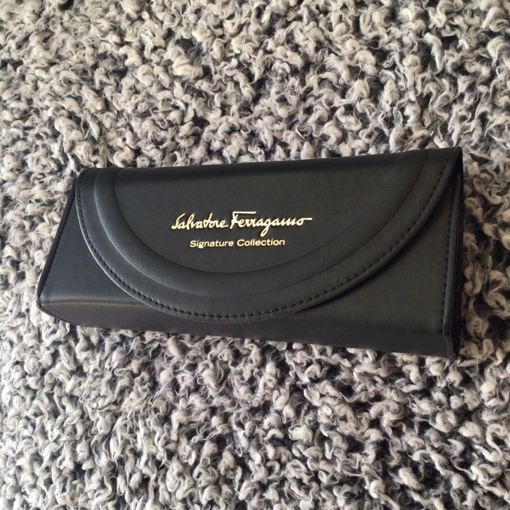 Salvatore Ferragamo Signature Collection Gancini Clutch and Slip Case - Picture 4 of 8